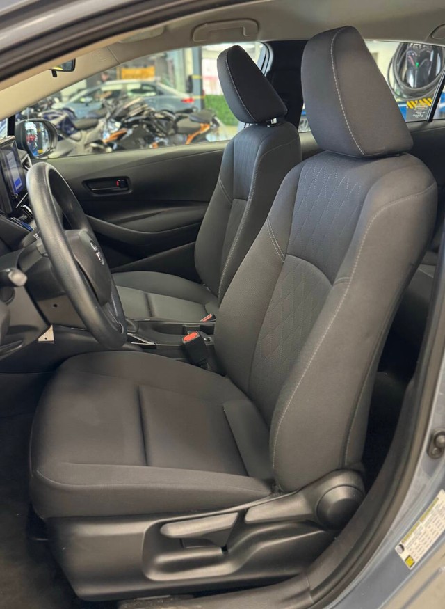 Toyota Corolla Vehicle Full-screen Gallery Image 21