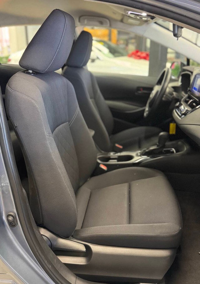 Toyota Corolla Vehicle Full-screen Gallery Image 24