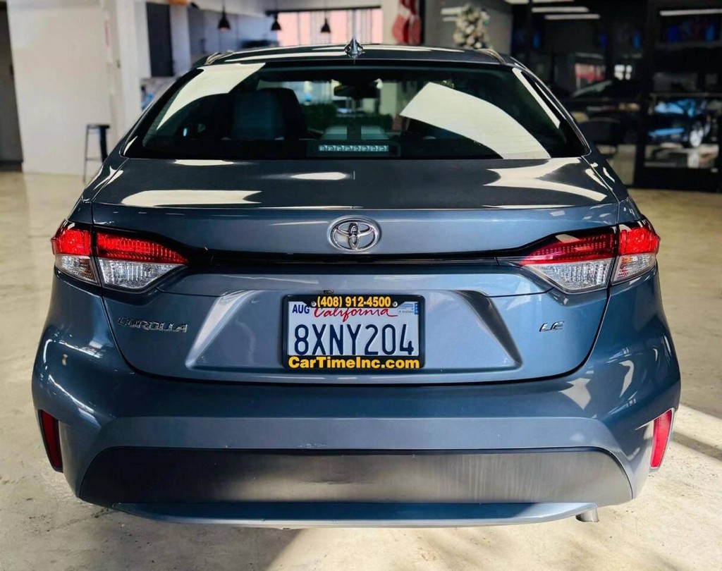 Toyota Corolla Vehicle Full-screen Gallery Image 08