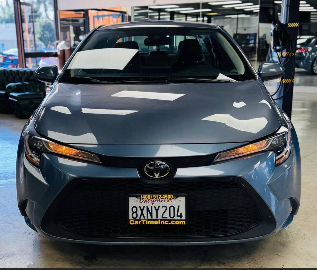 Toyota Corolla Vehicle Full-screen Gallery Image 09