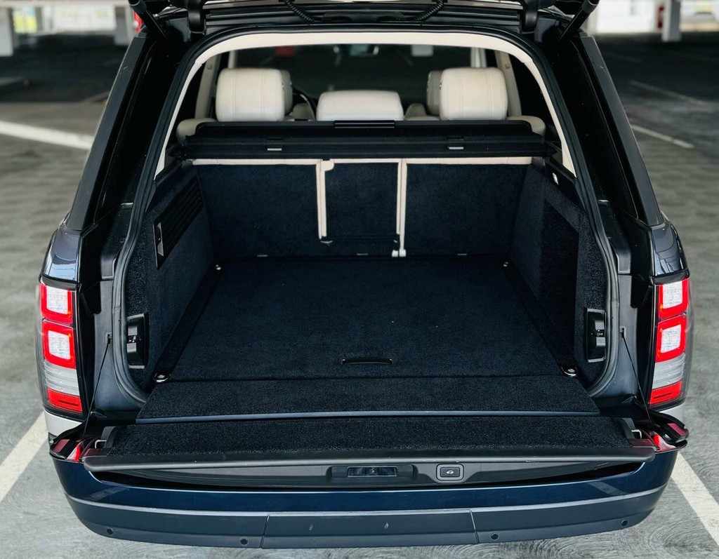 Land Rover Range Rover Vehicle Full-screen Gallery Image 33