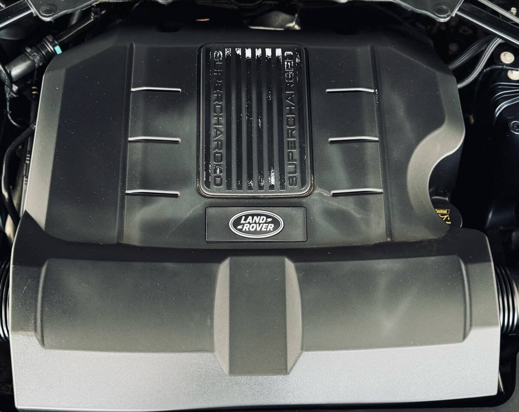 Land Rover Range Rover Vehicle Full-screen Gallery Image 37