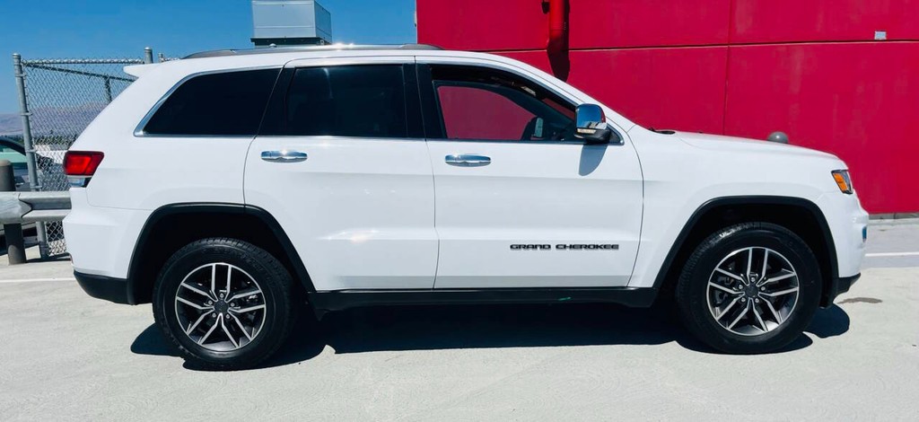 Jeep Grand Cherokee Vehicle Full-screen Gallery Image 05