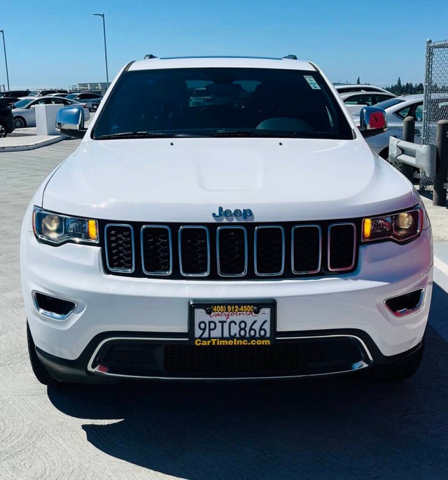 Jeep Grand Cherokee Vehicle Full-screen Gallery Image 03