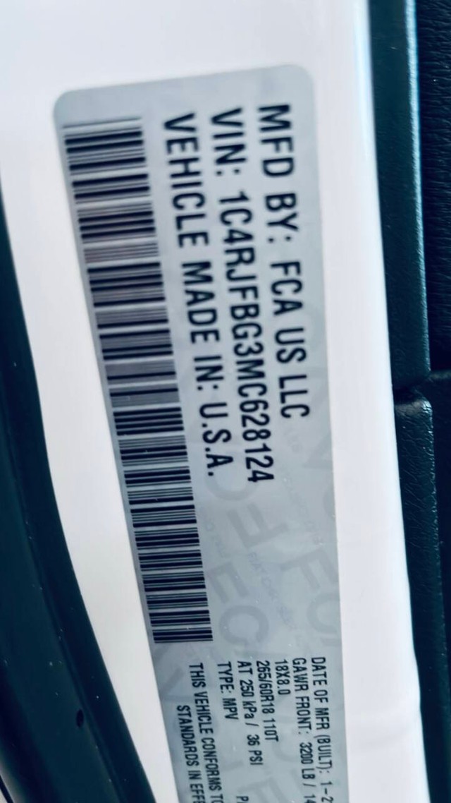 Jeep Grand Cherokee Vehicle Full-screen Gallery Image 22