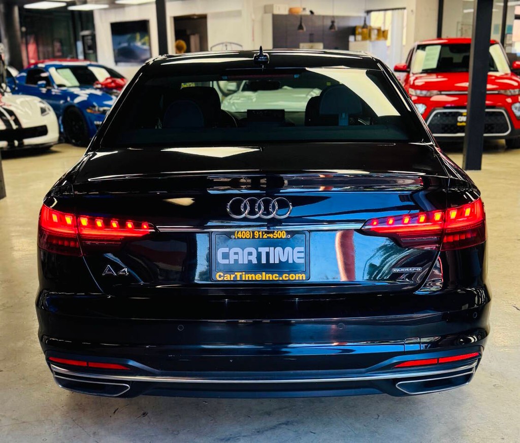 Audi A4 Vehicle Full-screen Gallery Image 07