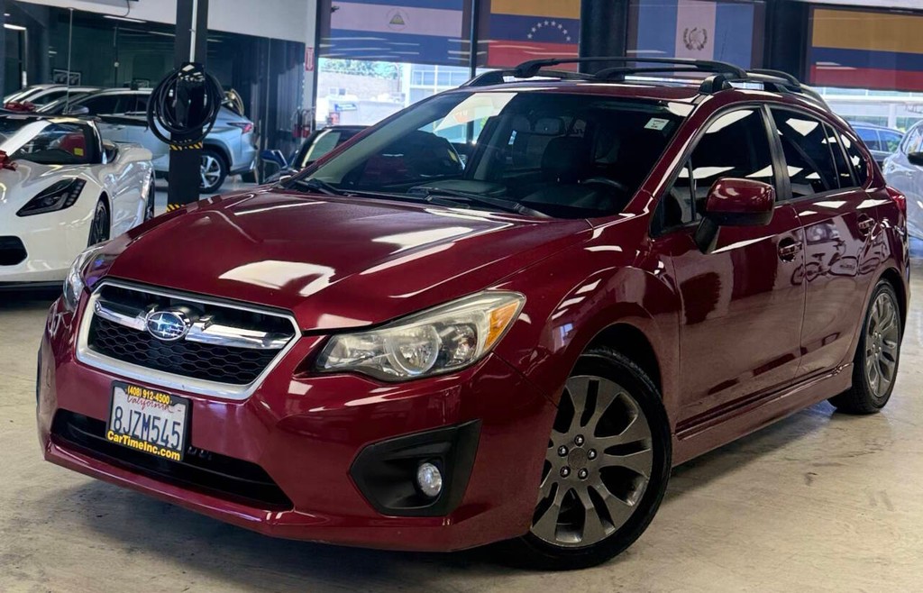 Subaru Impreza Wagon Vehicle Full-screen Gallery Image 02