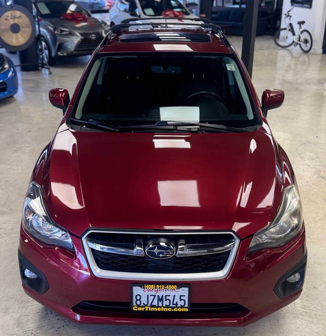 Subaru Impreza Wagon Vehicle Full-screen Gallery Image 06