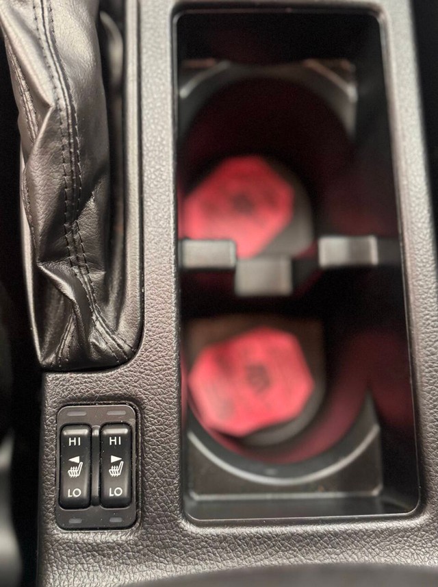 Subaru Impreza Wagon Vehicle Full-screen Gallery Image 19