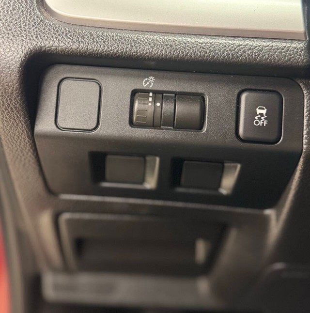 Subaru Impreza Wagon Vehicle Full-screen Gallery Image 20