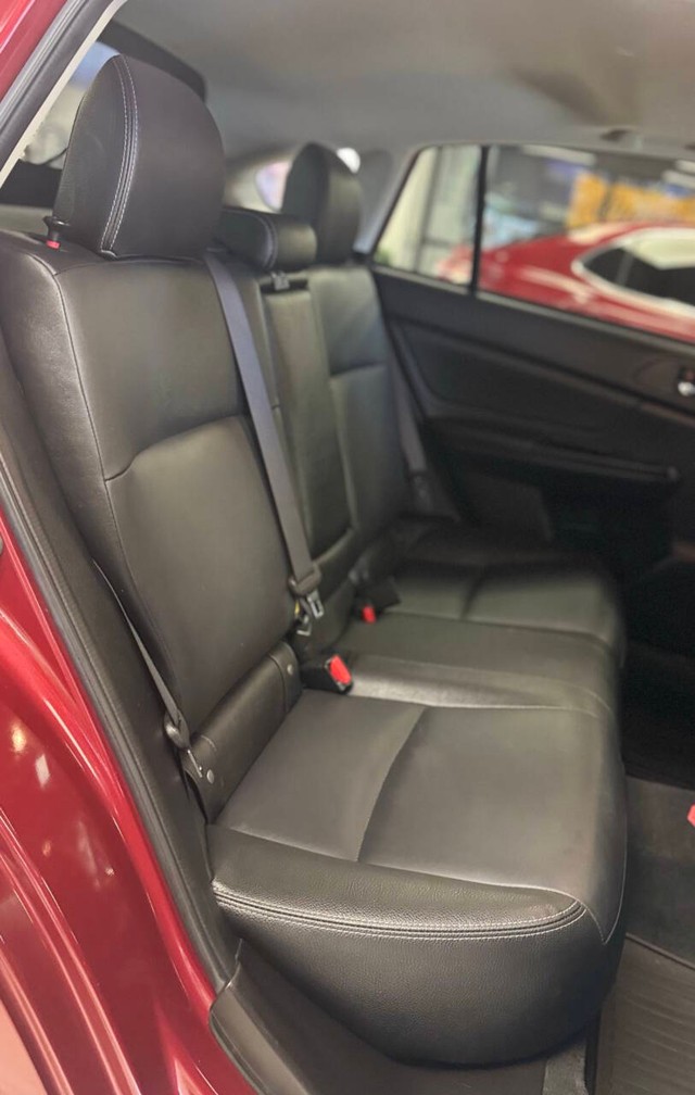 Subaru Impreza Wagon Vehicle Full-screen Gallery Image 22