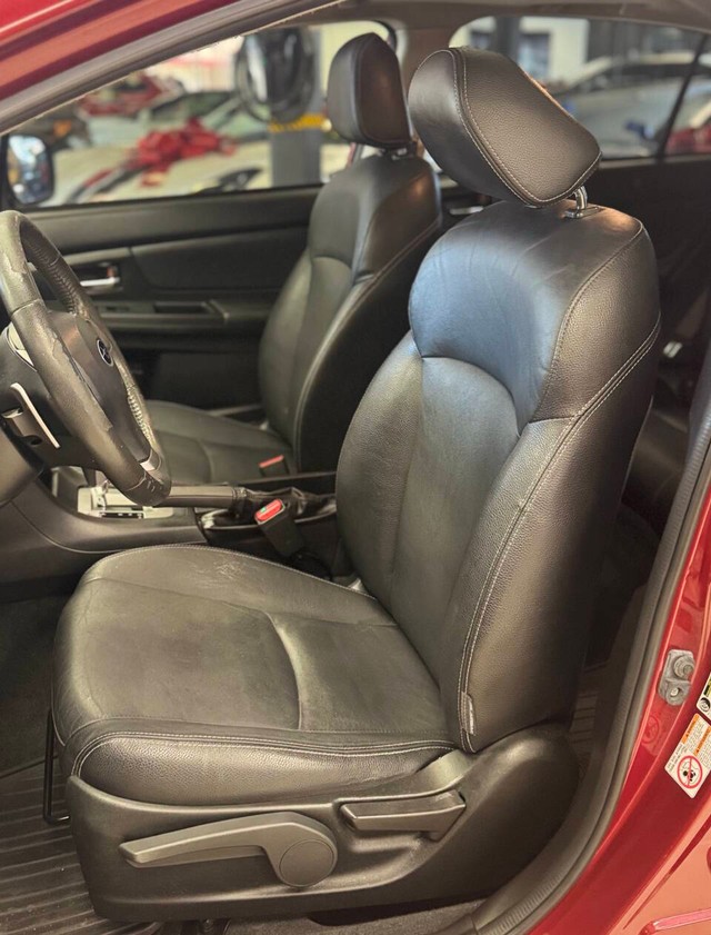 Subaru Impreza Wagon Vehicle Full-screen Gallery Image 25