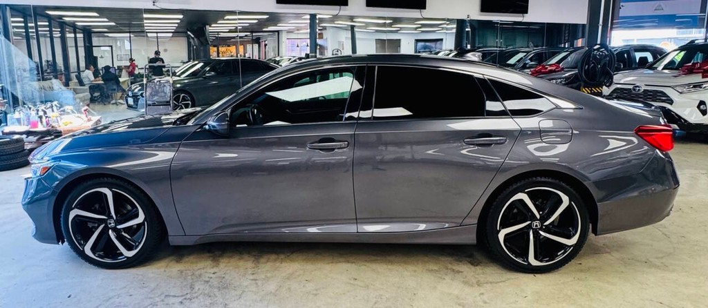 Honda Accord Sedan Vehicle Full-screen Gallery Image 04