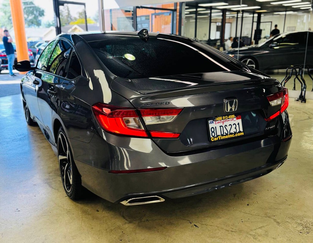 Honda Accord Sedan Vehicle Full-screen Gallery Image 06