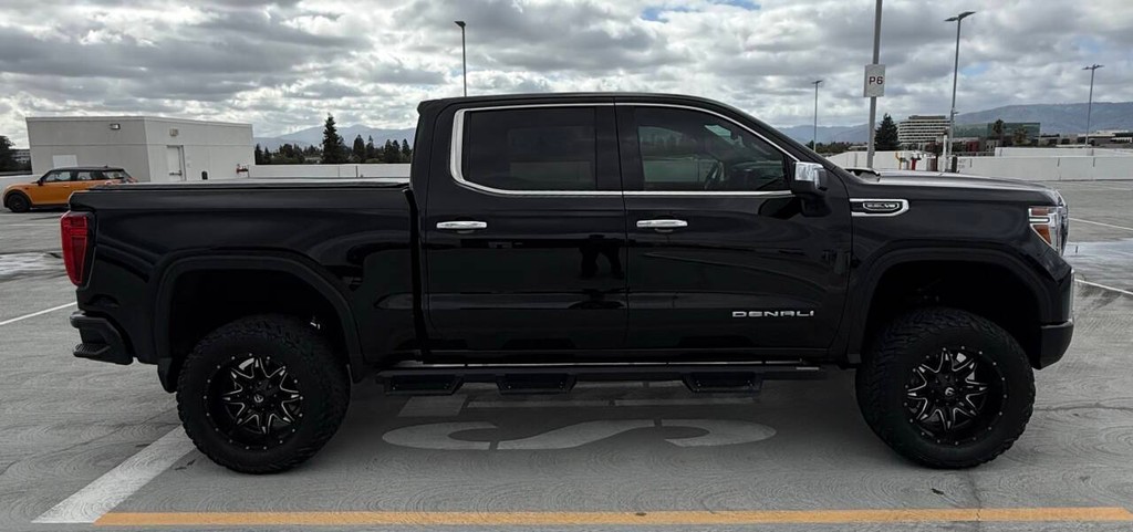 GMC Sierra 1500 Vehicle Full-screen Gallery Image 06