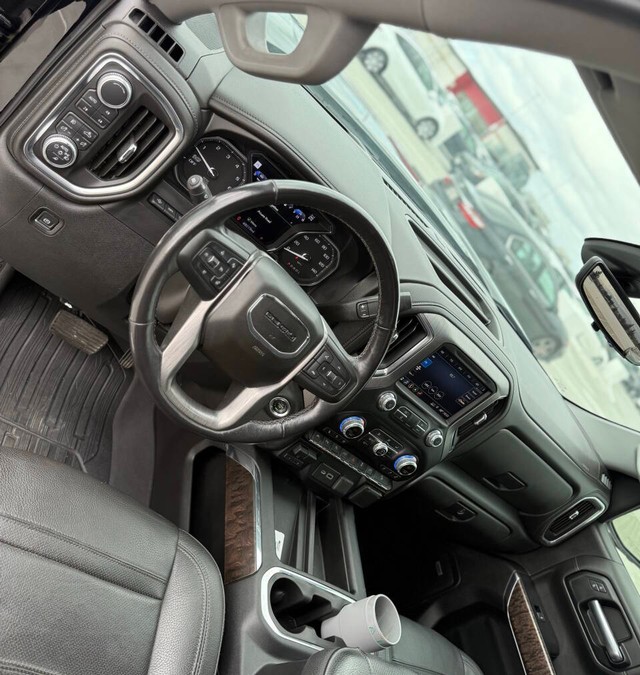 GMC Sierra 1500 Vehicle Full-screen Gallery Image 10