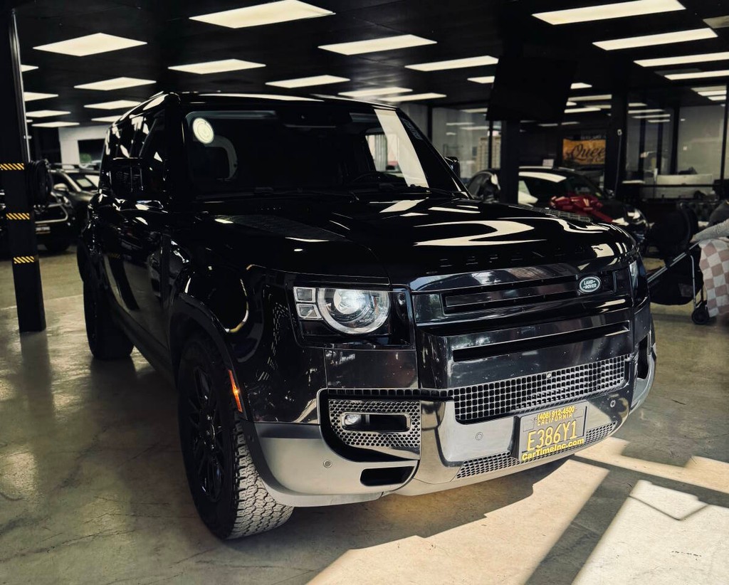 Land Rover Defender Vehicle Full-screen Gallery Image 11