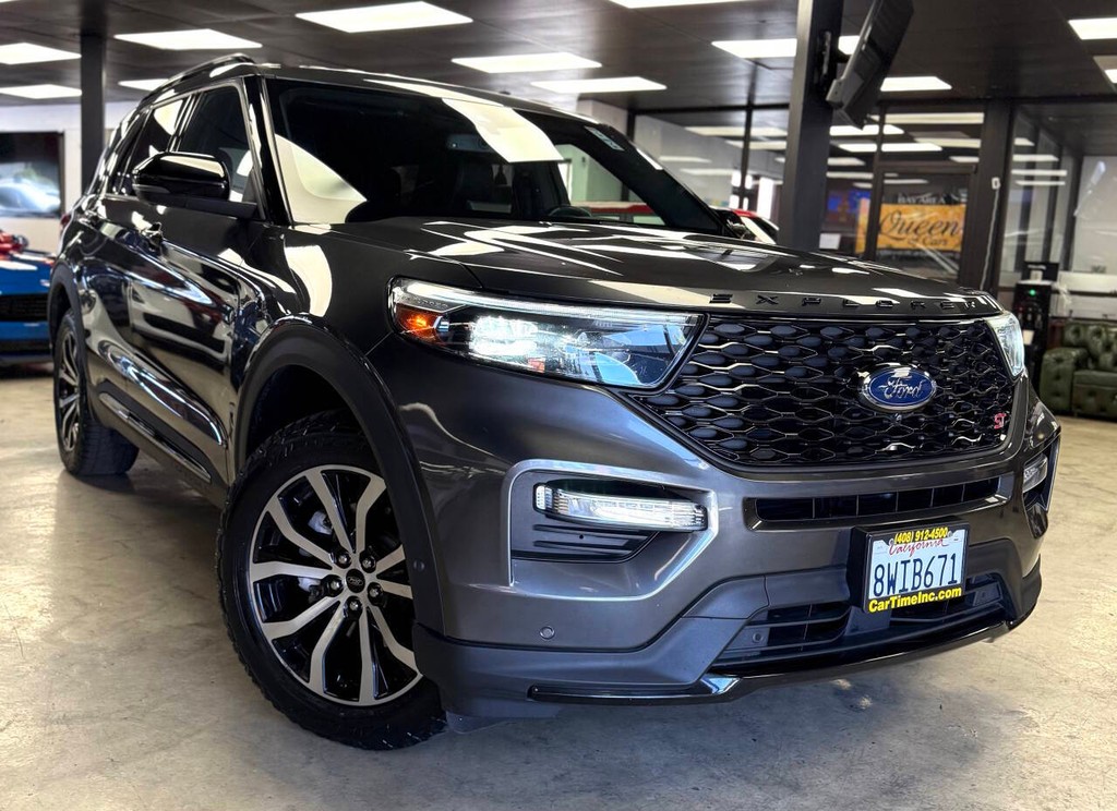 Ford Explorer Vehicle Full-screen Gallery Image 03