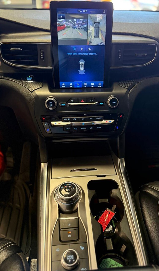 Ford Explorer Vehicle Full-screen Gallery Image 11