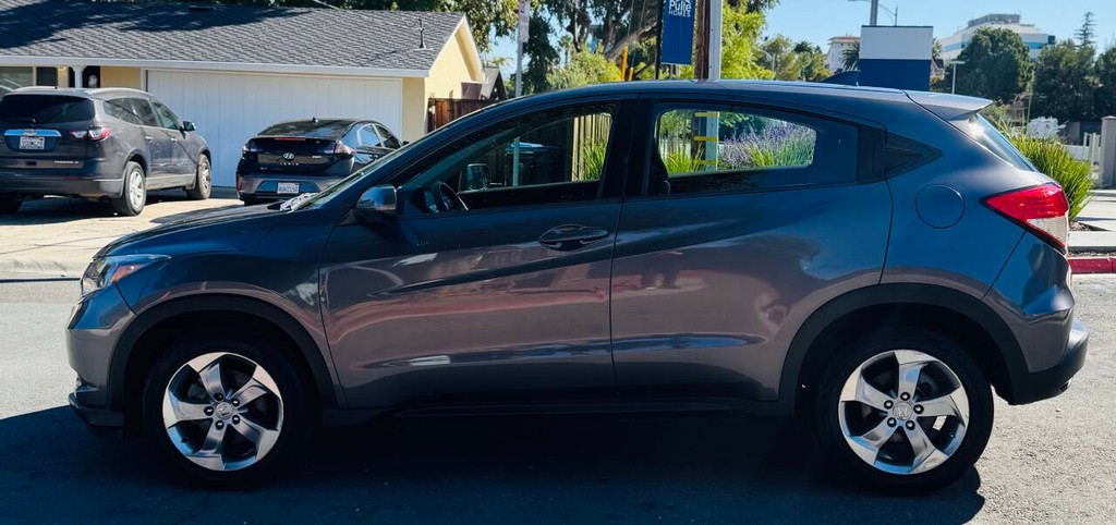 Honda HR-V Vehicle Full-screen Gallery Image 04