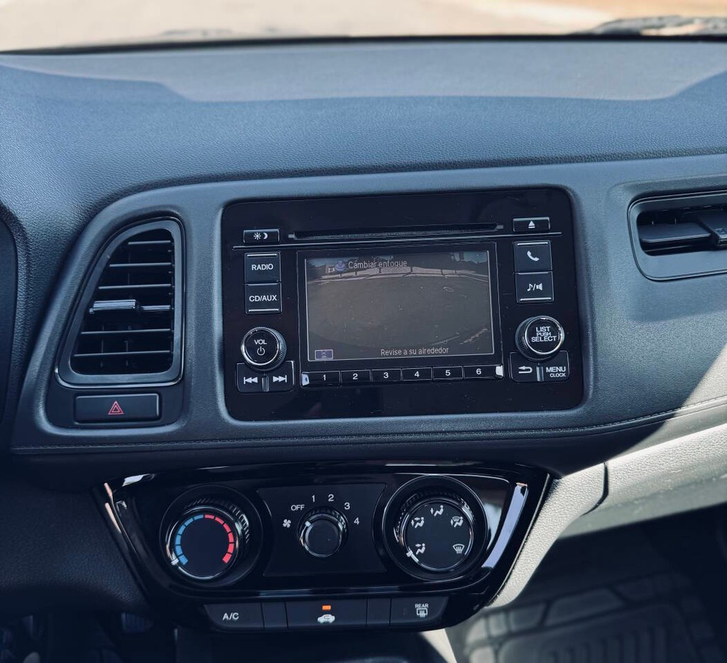 Honda HR-V Vehicle Full-screen Gallery Image 11