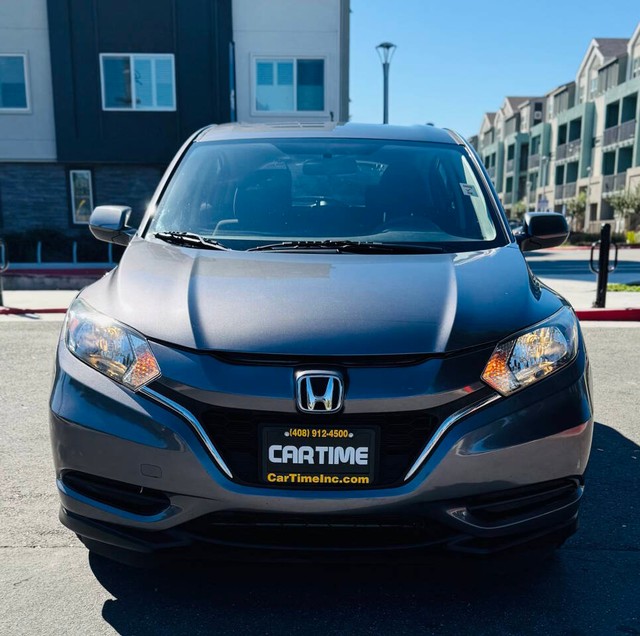 Honda HR-V Vehicle Full-screen Gallery Image 03