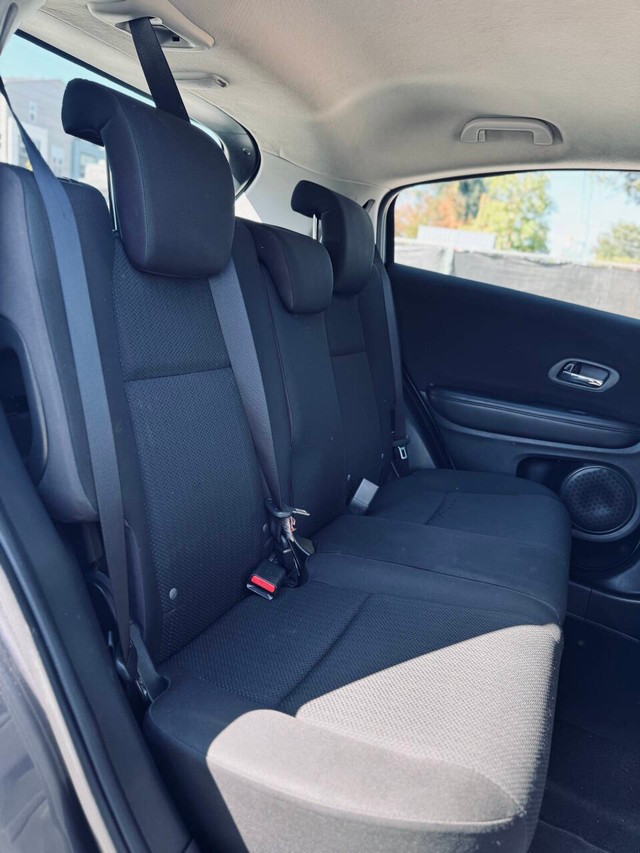 Honda HR-V Vehicle Full-screen Gallery Image 14