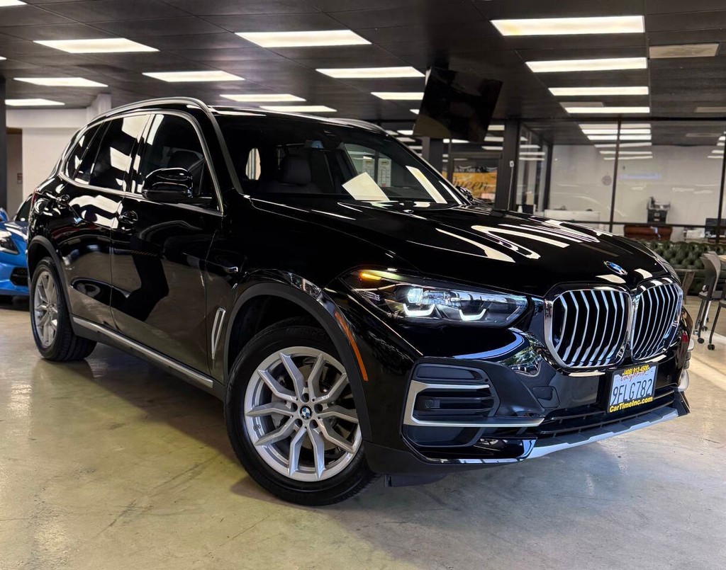 BMW X5 Vehicle Full-screen Gallery Image 03