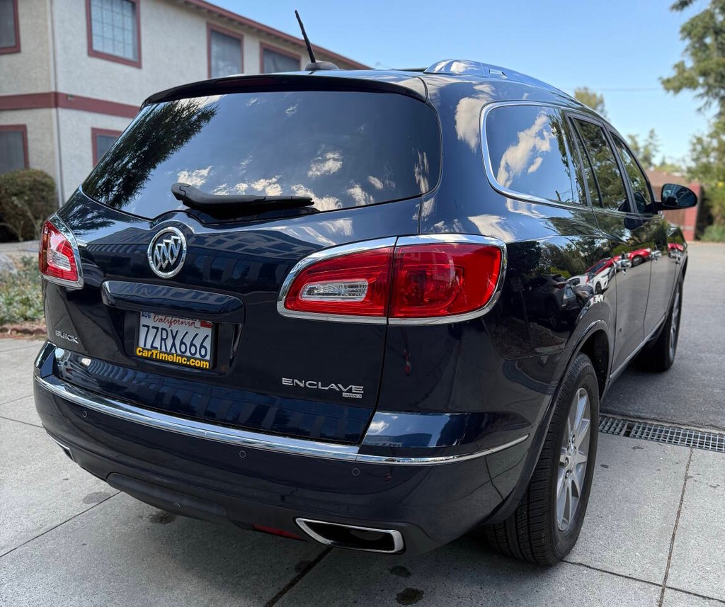 Buick Enclave Vehicle Full-screen Gallery Image 06