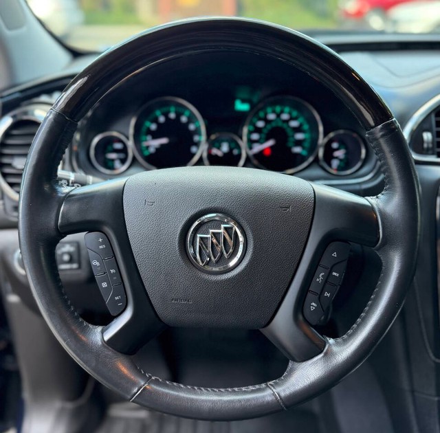 Buick Enclave Vehicle Full-screen Gallery Image 10