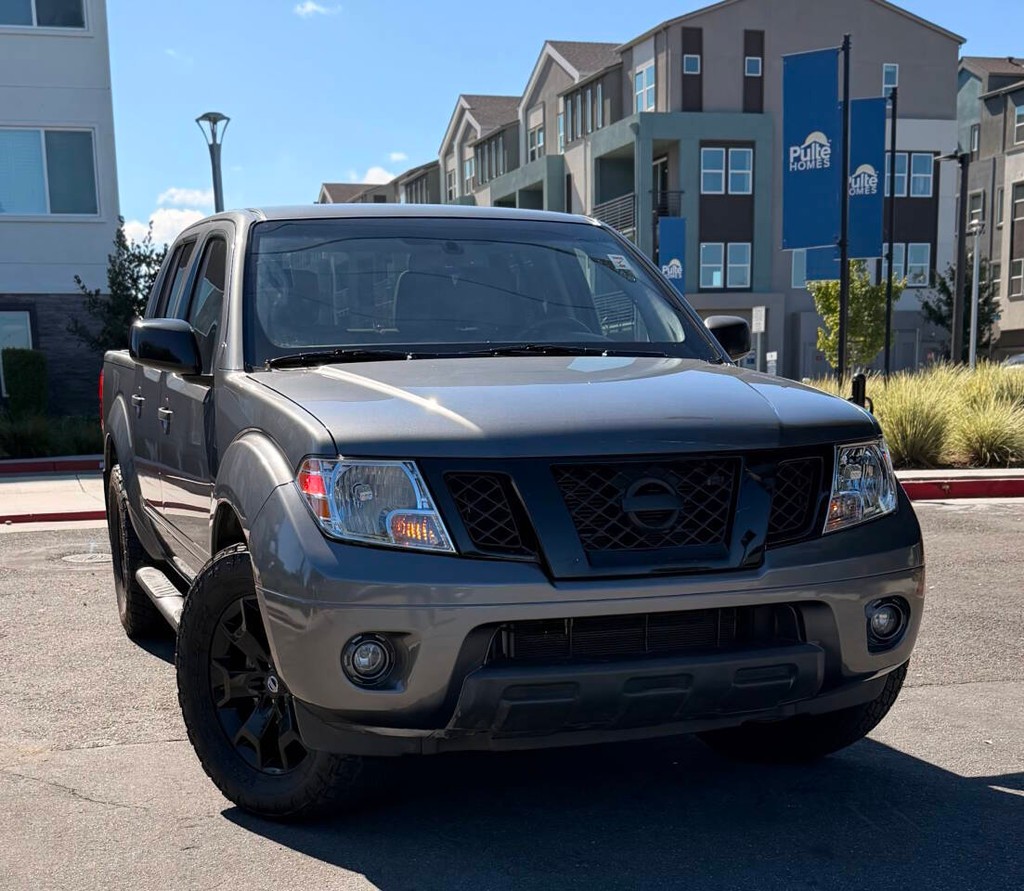 Nissan Frontier Vehicle Full-screen Gallery Image 02