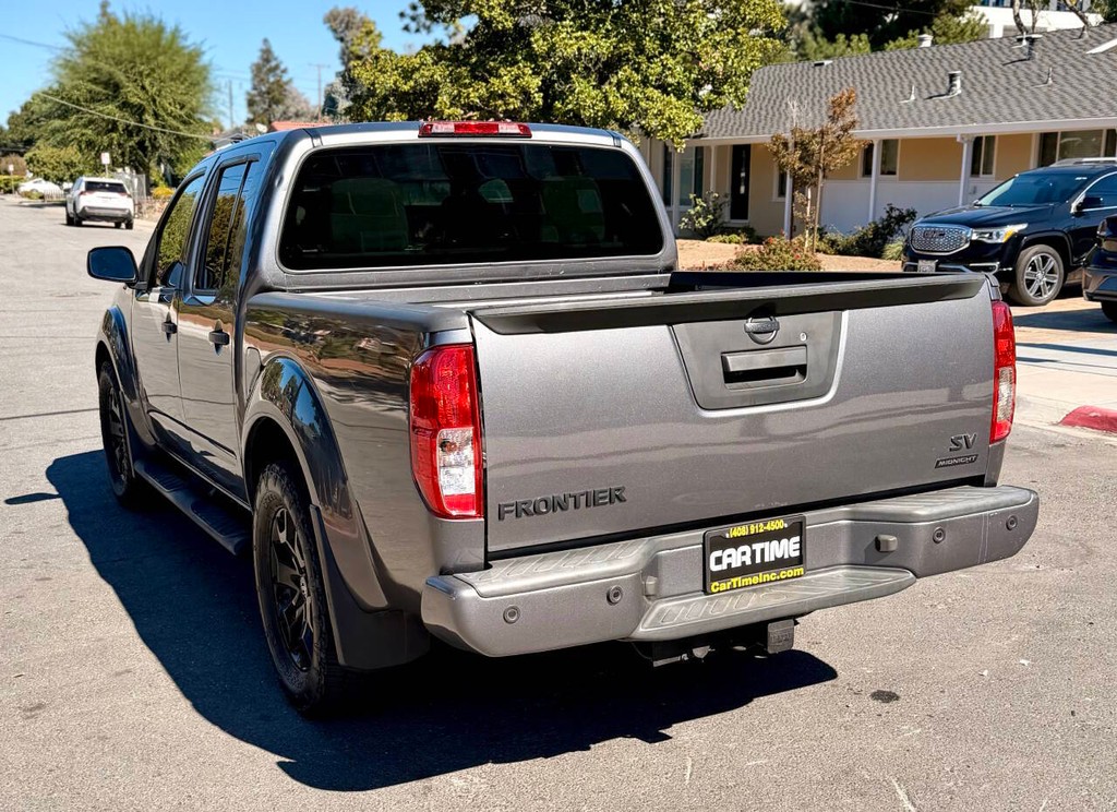 Nissan Frontier Vehicle Full-screen Gallery Image 06
