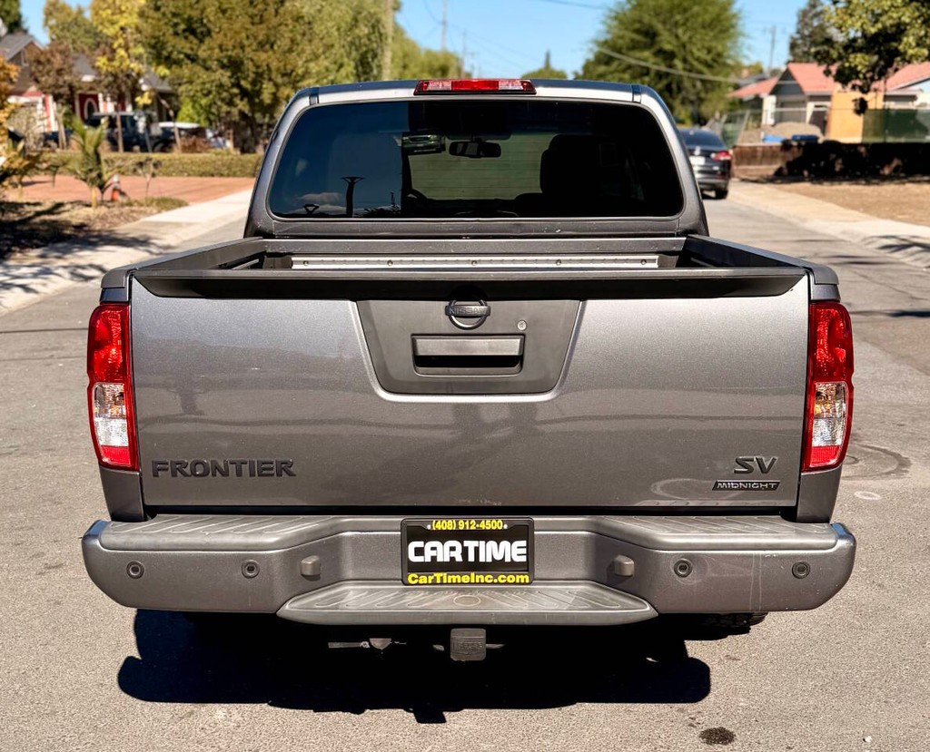 Nissan Frontier Vehicle Full-screen Gallery Image 07