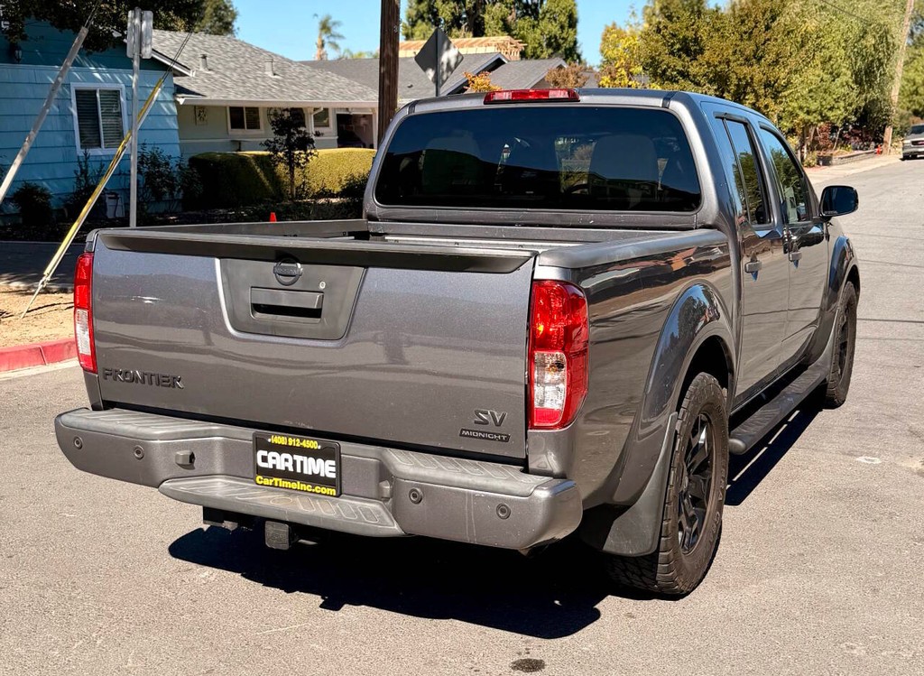 Nissan Frontier Vehicle Full-screen Gallery Image 08