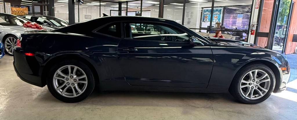 Chevrolet Camaro Vehicle Full-screen Gallery Image 05