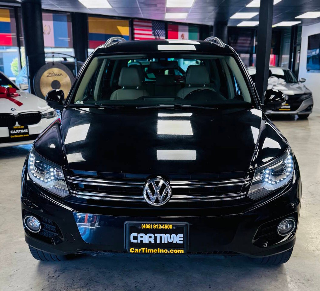 Volkswagen Tiguan Vehicle Full-screen Gallery Image 03