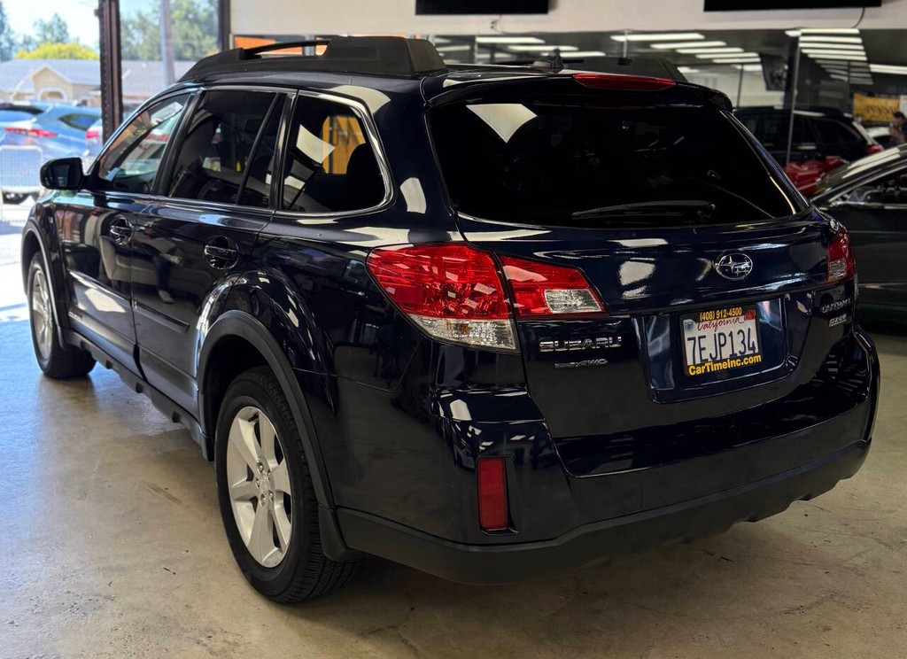 Subaru Outback Vehicle Full-screen Gallery Image 05