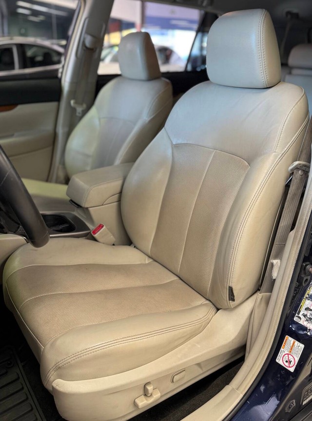 Subaru Outback Vehicle Full-screen Gallery Image 12