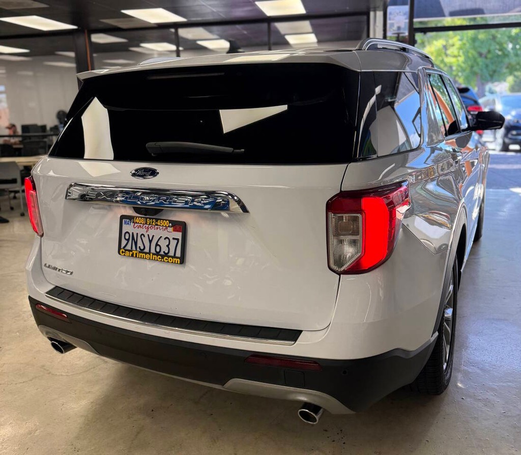 Ford Explorer Vehicle Full-screen Gallery Image 08