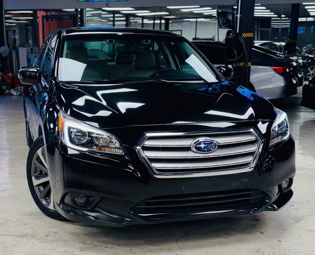 Subaru Legacy Vehicle Full-screen Gallery Image 02