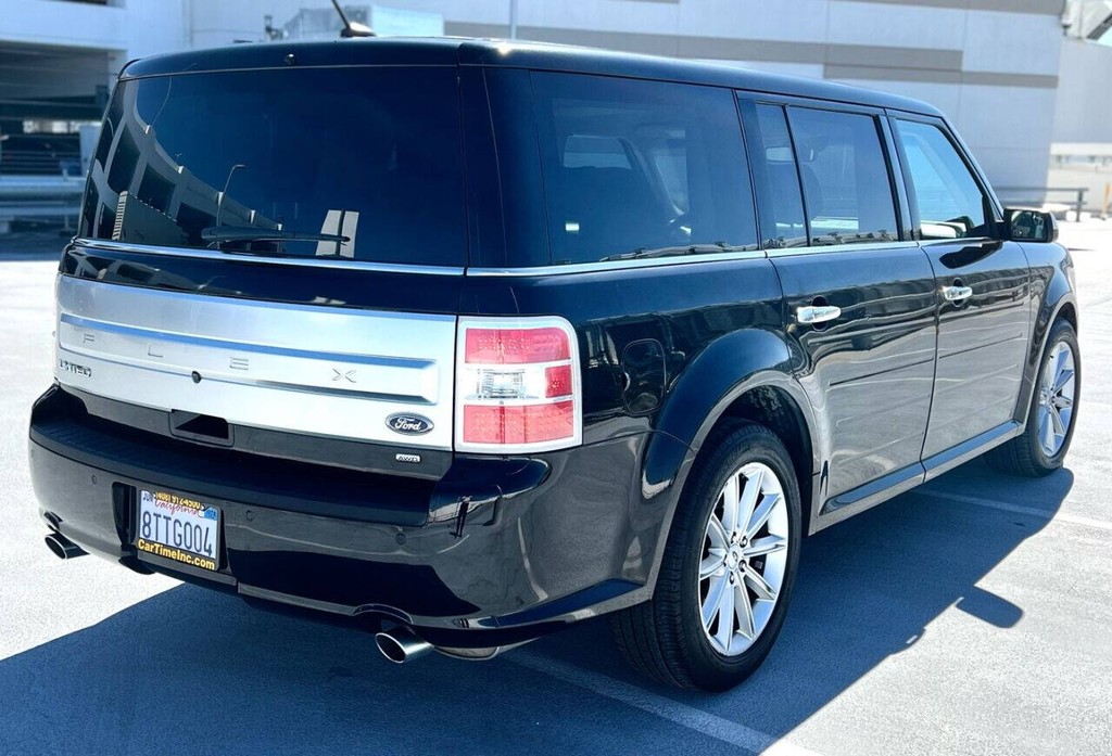 Ford Flex Vehicle Full-screen Gallery Image 12