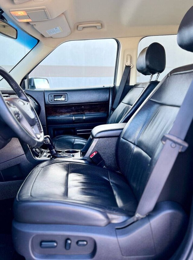 Ford Flex Vehicle Full-screen Gallery Image 25