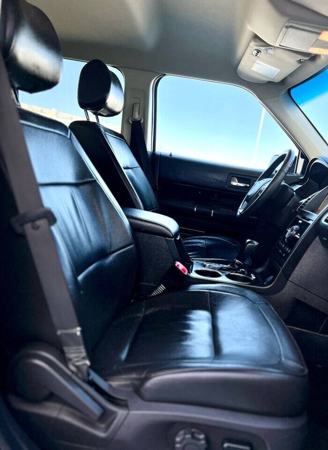 Ford Flex Vehicle Full-screen Gallery Image 31