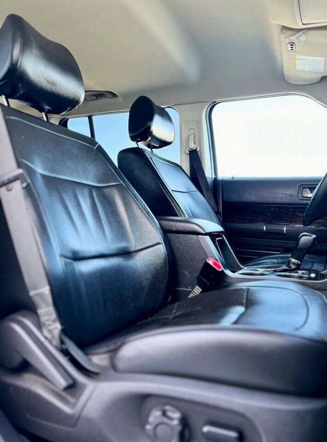 Ford Flex Vehicle Full-screen Gallery Image 32