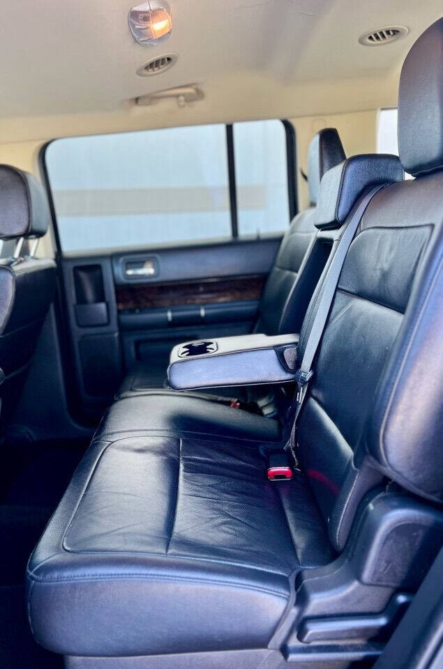 Ford Flex Vehicle Full-screen Gallery Image 35