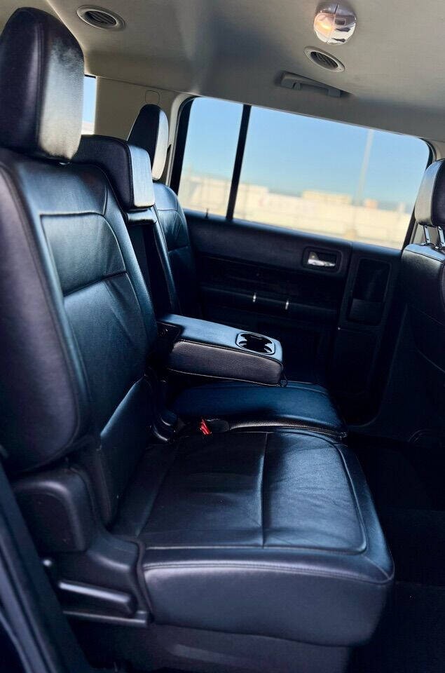 Ford Flex Vehicle Full-screen Gallery Image 38