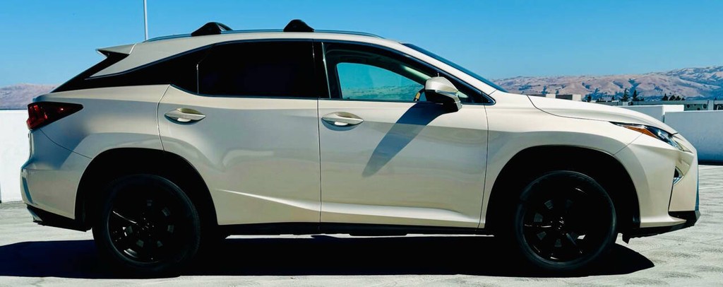 Lexus RX 350 Vehicle Full-screen Gallery Image 08