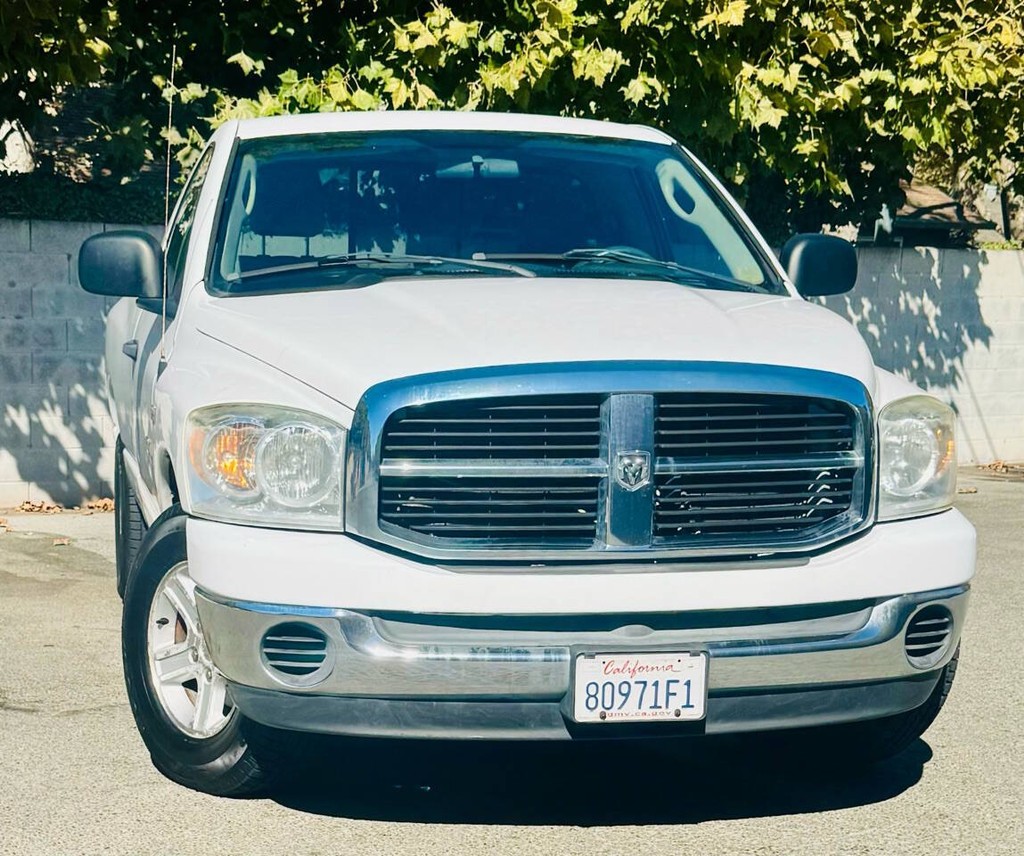 Dodge Ram 1500 Vehicle Full-screen Gallery Image 02