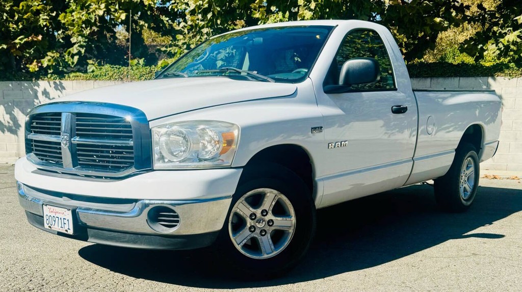 Dodge Ram 1500 Vehicle Full-screen Gallery Image 03