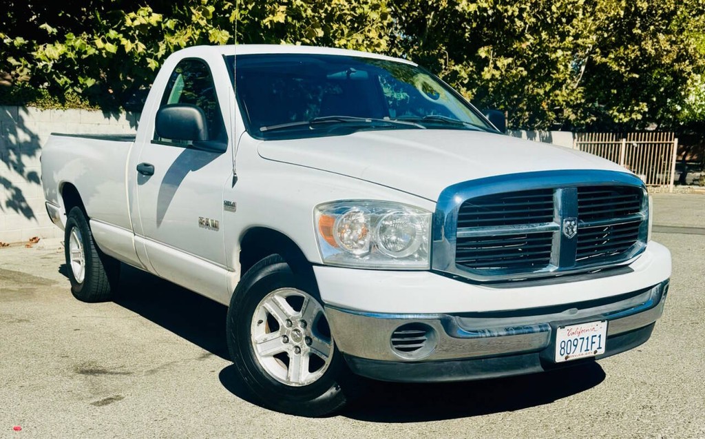 Dodge Ram 1500 Vehicle Full-screen Gallery Image 04